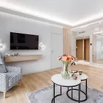 Deo Plaza Waterfront Luxury By Renters شقة